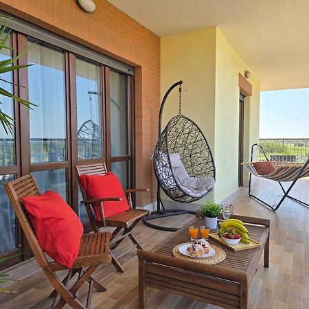 Golden Hour Apartment - Panoramic Terrace Fiumicino Exteriör bild