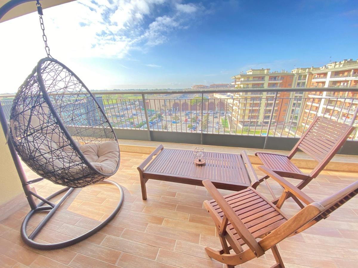 Golden Hour Apartment - Panoramic Terrace Fiumicino Exteriör bild