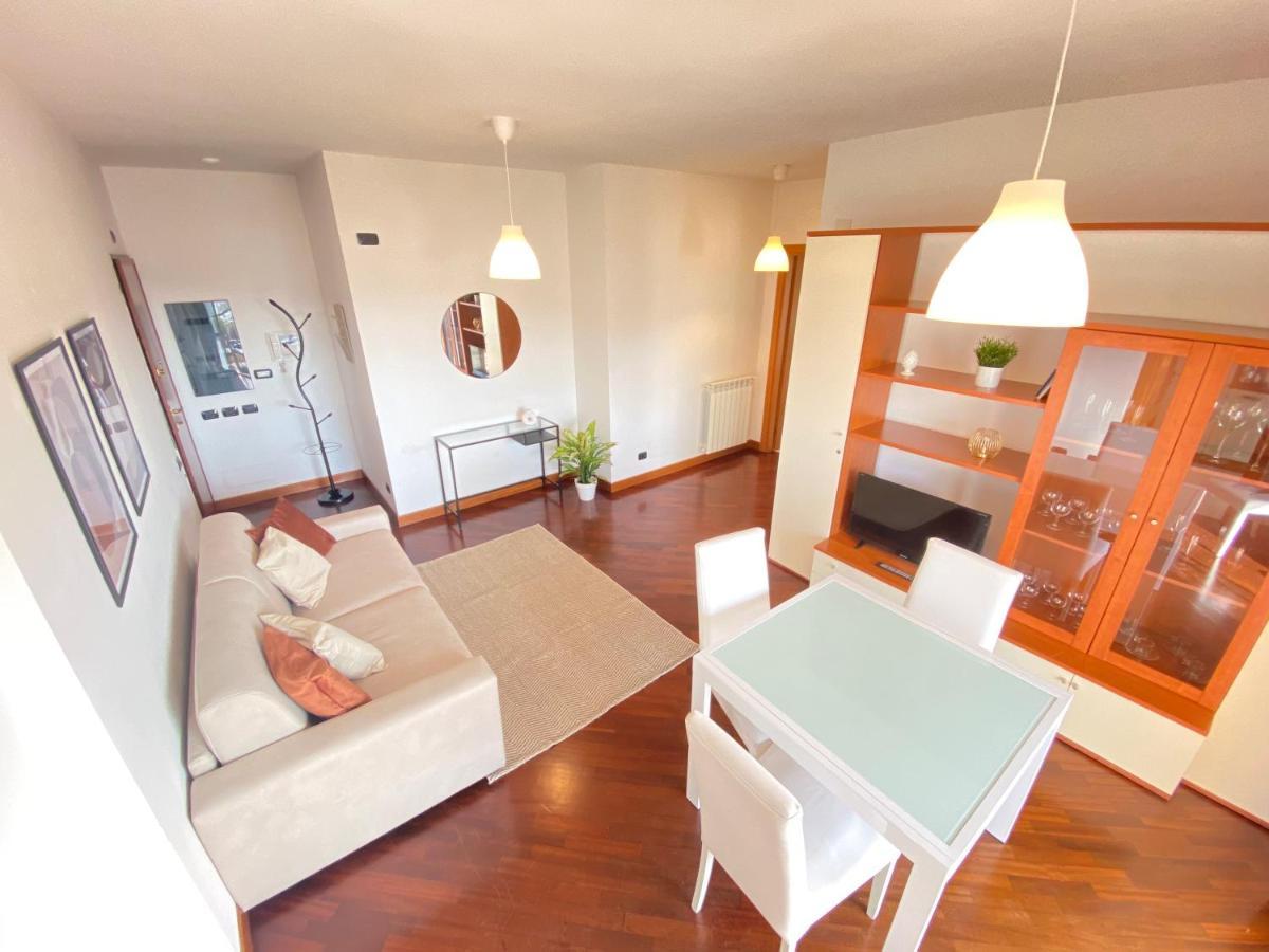 Golden Hour Apartment - Panoramic Terrace Fiumicino Exteriör bild