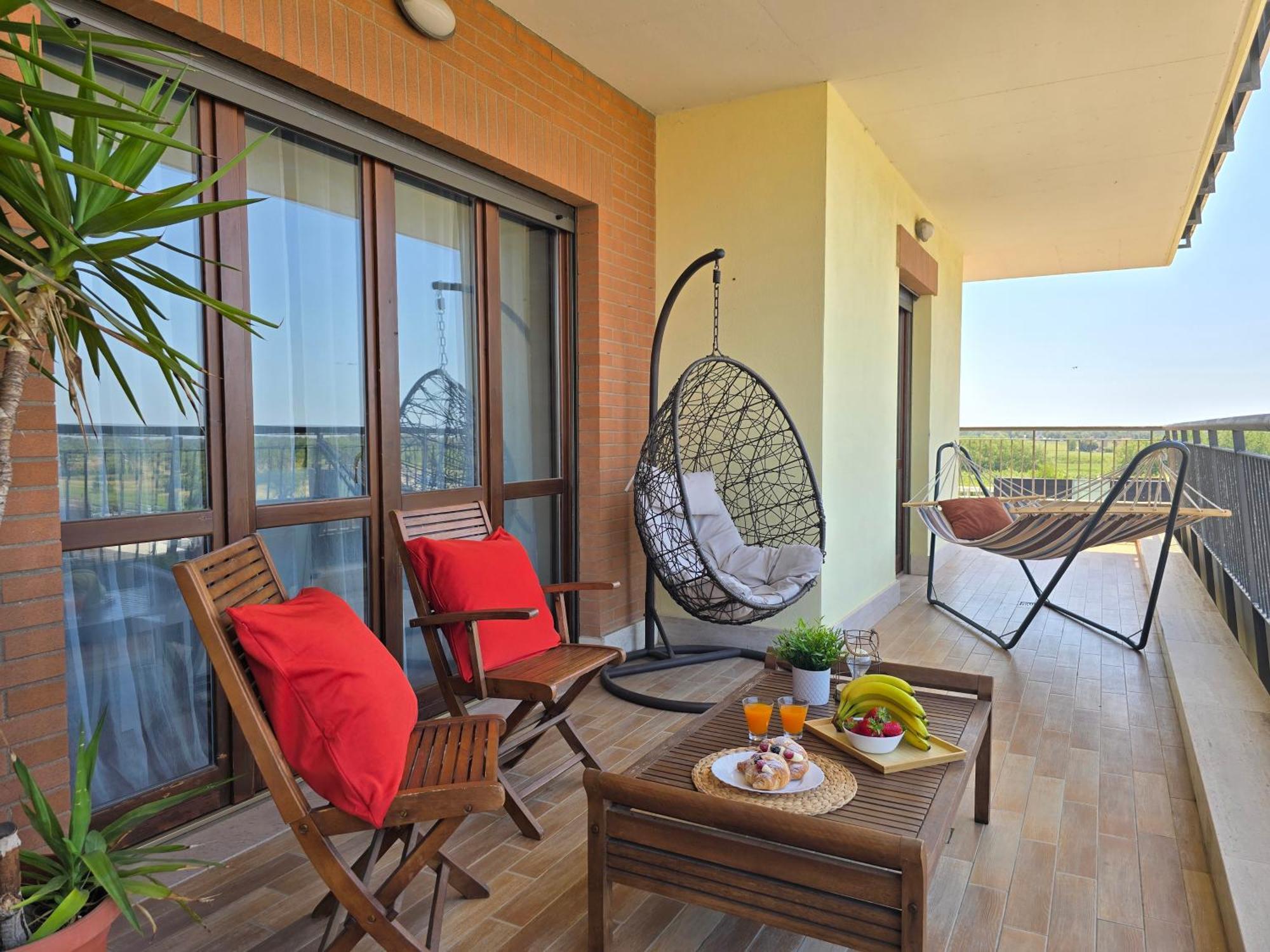Golden Hour Apartment - Panoramic Terrace Fiumicino Exteriör bild